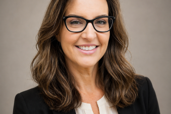 Becky Ryan Headshot